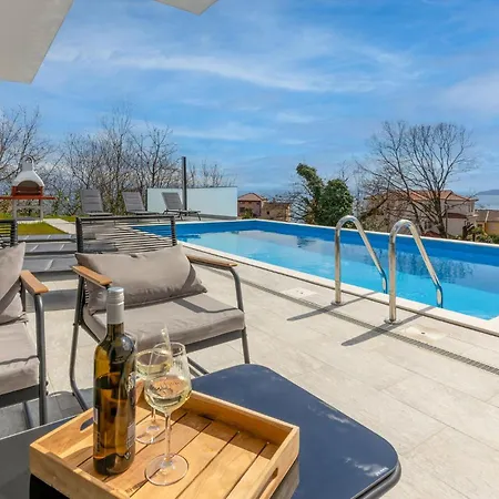 Stunning In With Sauna 펜션 로브란